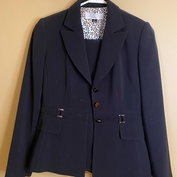 Tahari navy pantsuit. - Picture 1 of 1
